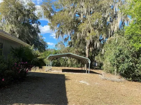 1050 Cr 482d Lake Panasoffkee FL 33538