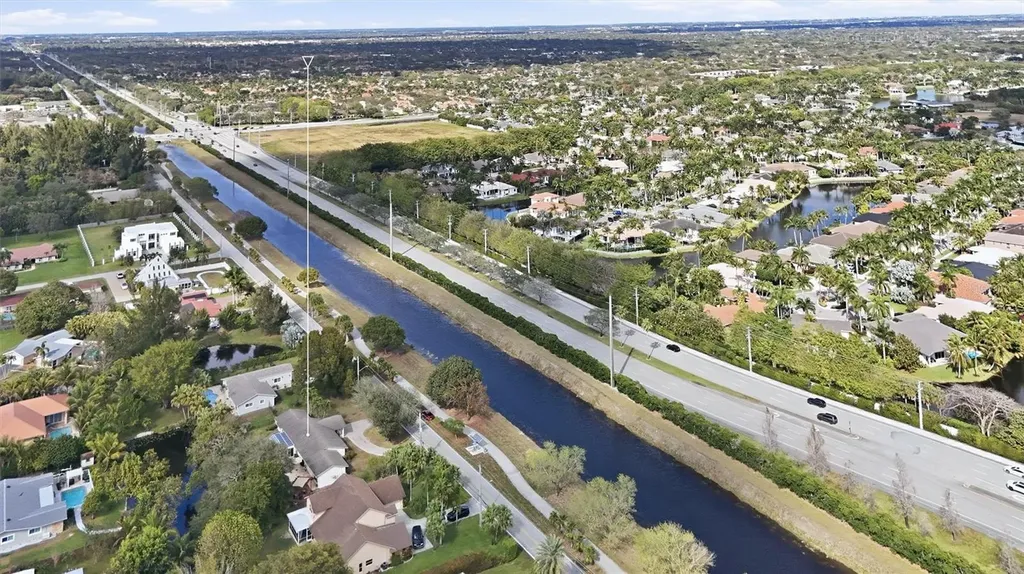 431 S Old Hiatus Rd Avenue Fort Lauderdale FL 33325