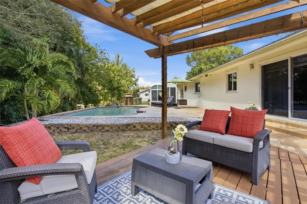 431 S Old Hiatus Rd Avenue Fort Lauderdale FL 33325