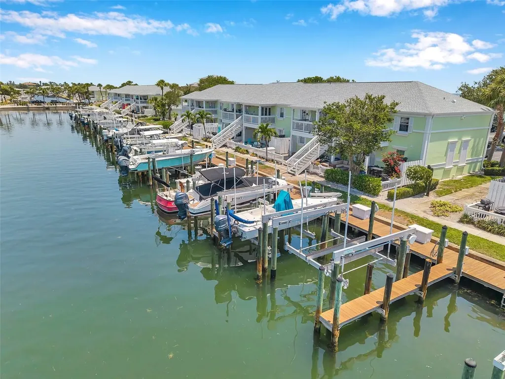 0 #114SS Coquina Key Drive SE St Petersburg FL 33705
