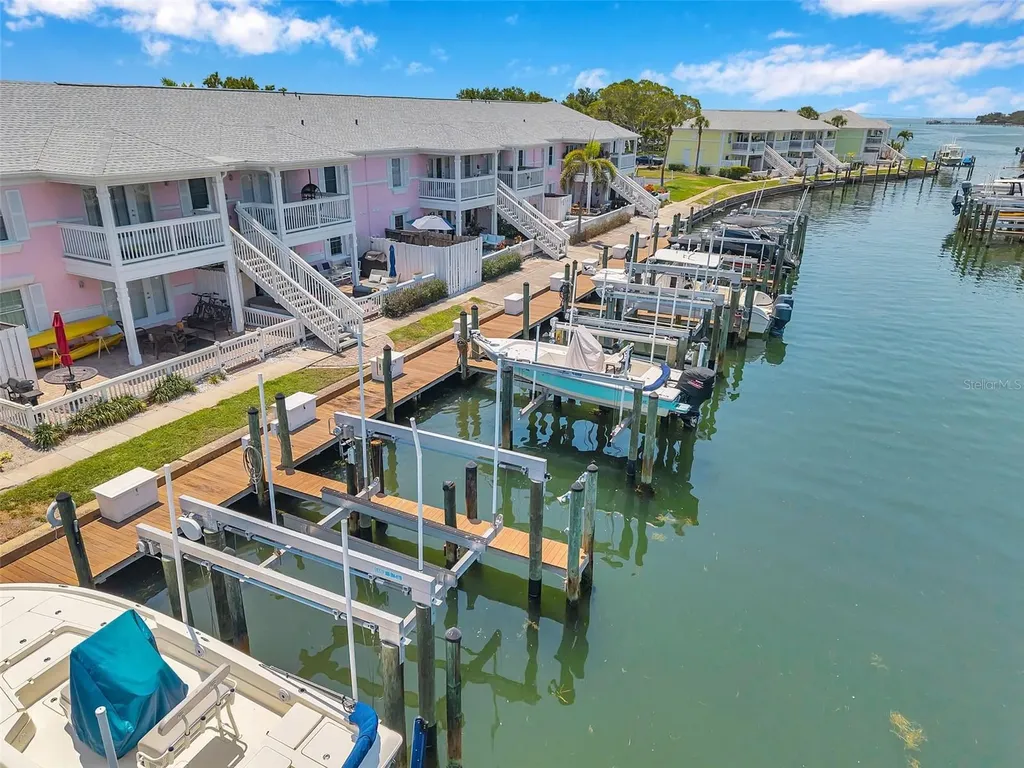 0 #114SS Coquina Key Drive SE St Petersburg FL 33705