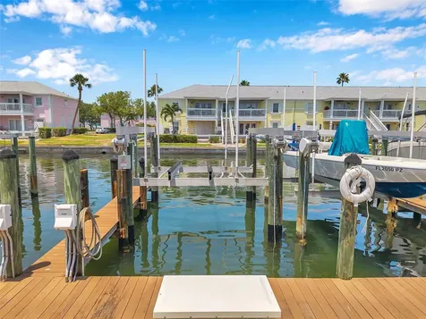 0 #114SS Coquina Key Drive SE St Petersburg FL 33705