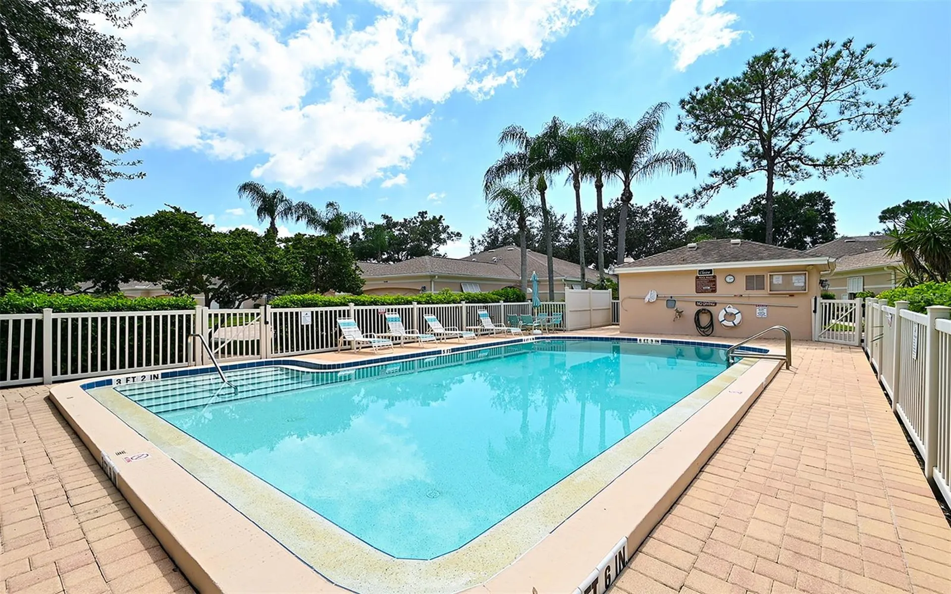 5521 Chanteclaire Sarasota FL 34235