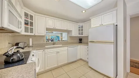 5521 Chanteclaire Sarasota FL 34235