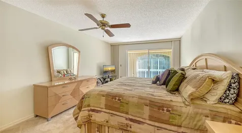 5521 Chanteclaire Sarasota FL 34235