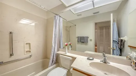 5521 Chanteclaire Sarasota FL 34235