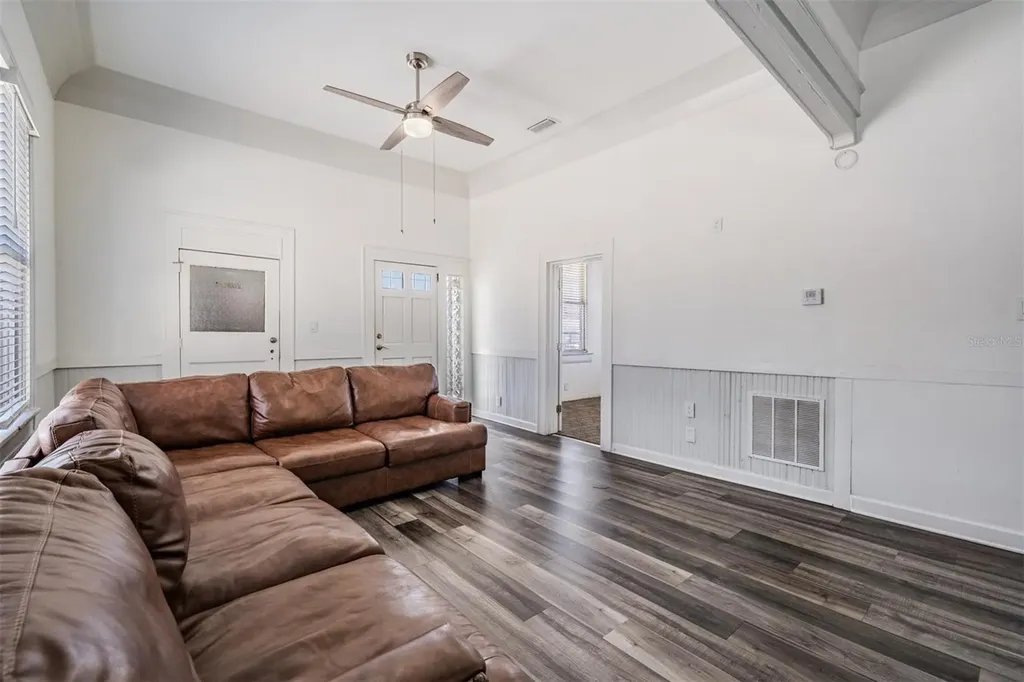 2319 W Aileen Street Tampa FL 33607