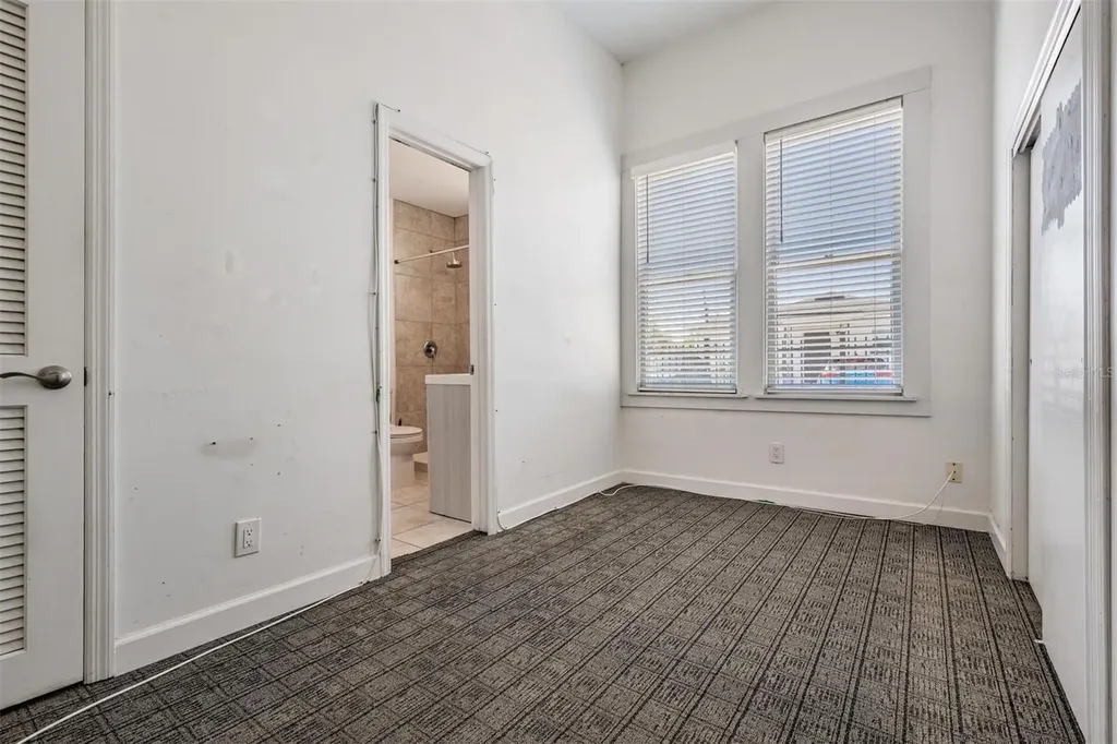 2319 W Aileen Street Tampa FL 33607