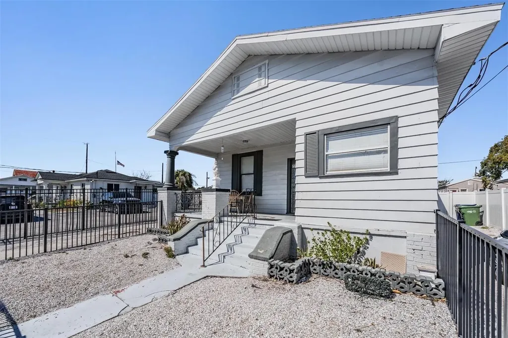 2319 W Aileen Street Tampa FL 33607