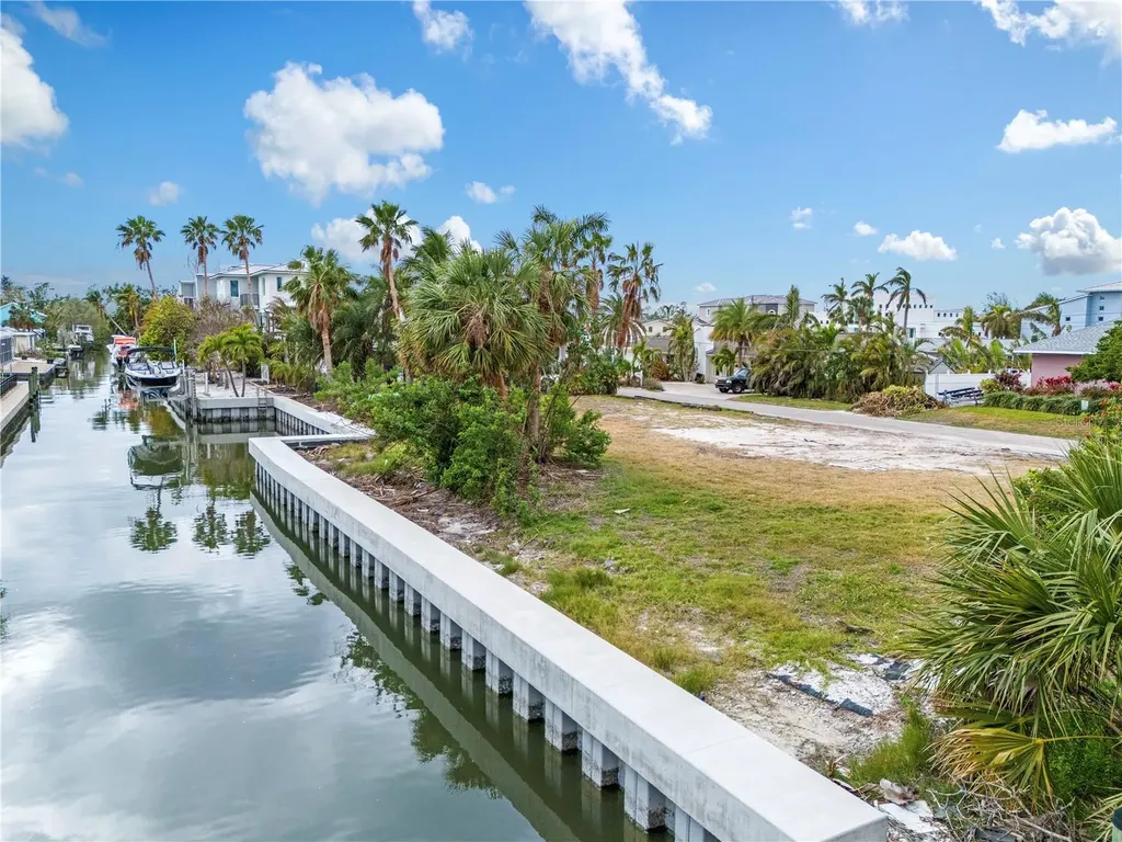 720 Tarawitt Drive Longboat Key FL 34228