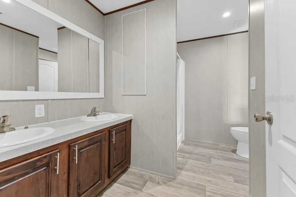 15473 157 Point Live Oak FL 32060