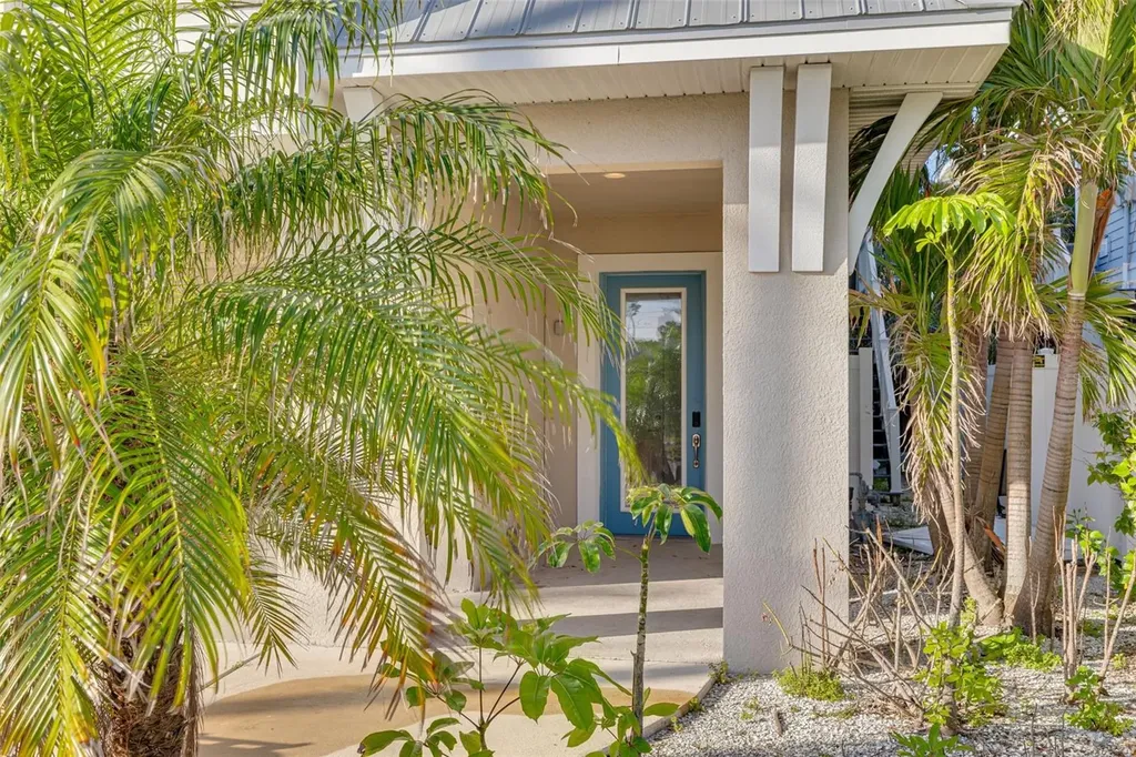 16306 1st Street E Redington Beach FL 33708