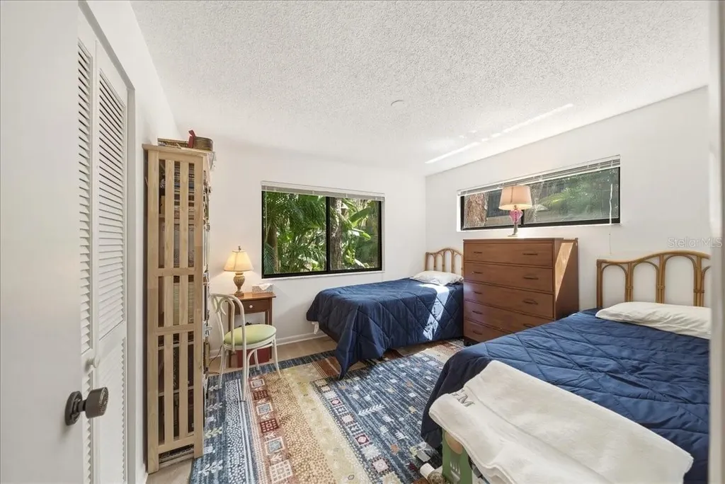 1711 Pelican Cove Road Sarasota FL 34231