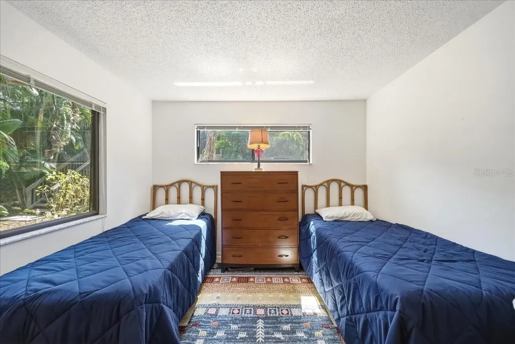 1711 Pelican Cove Road Sarasota FL 34231