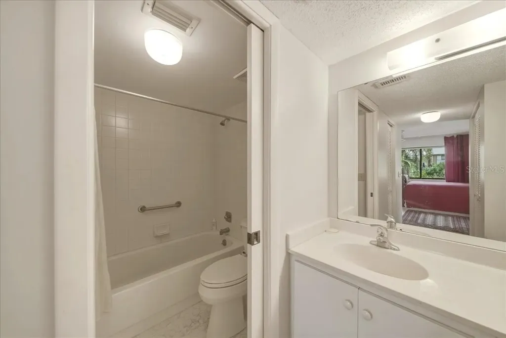 1711 Pelican Cove Road Sarasota FL 34231