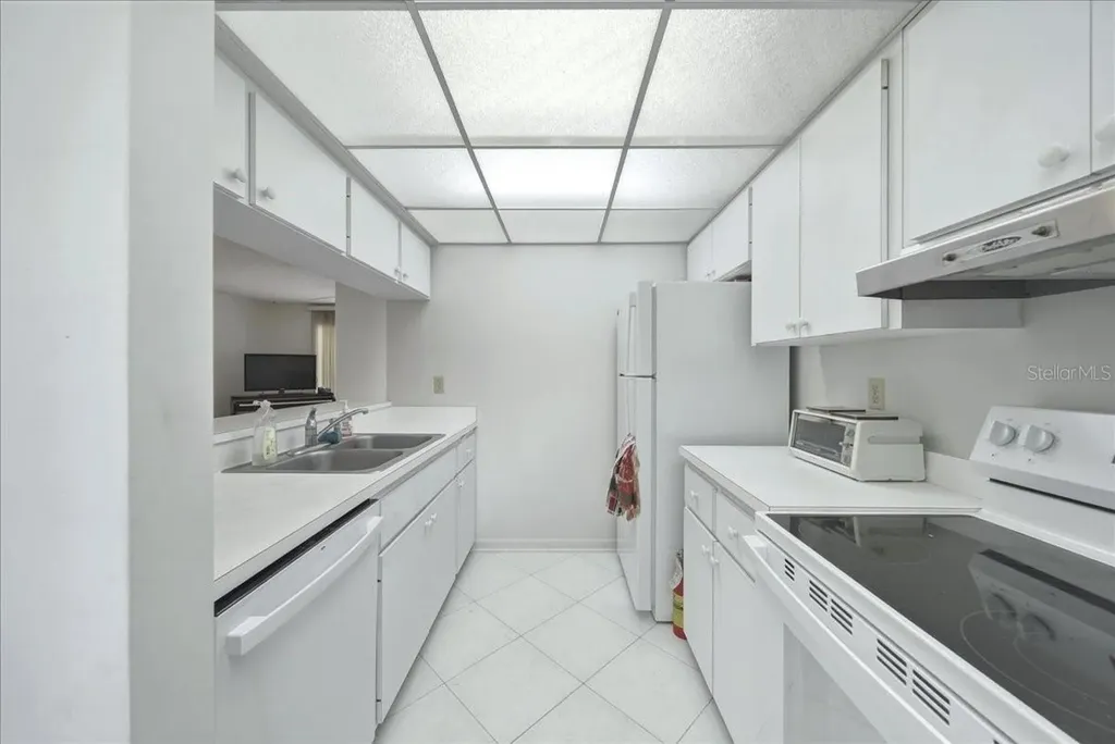 1711 Pelican Cove Road Sarasota FL 34231