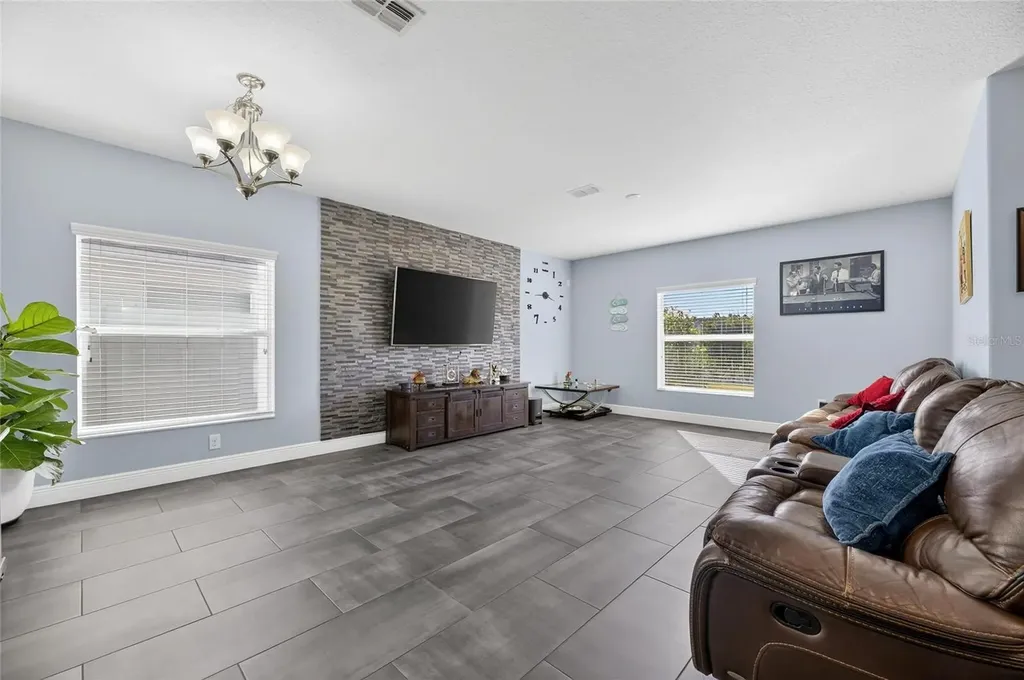 1504 Trailwater Street Ruskin FL 33570