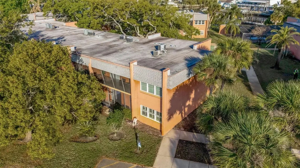 4805 Alt 19 Palm Harbor FL 34683