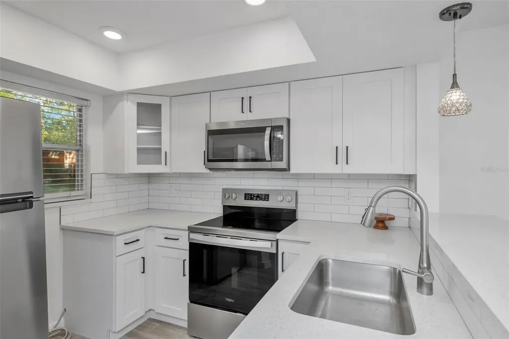 4805 Alt 19 Palm Harbor FL 34683