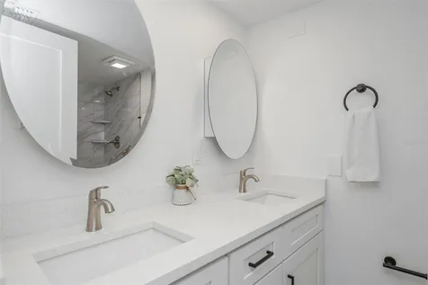 4805 Alt 19 Palm Harbor FL 34683