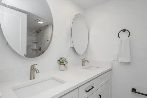 4805 Alt 19 Palm Harbor FL 34683