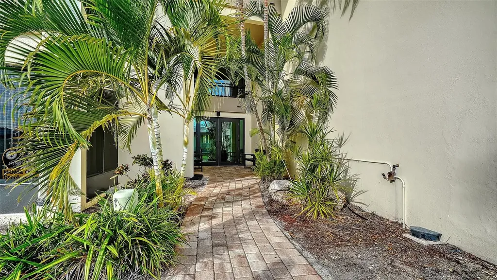 199 Whispering Sands Drive Sarasota FL 34242