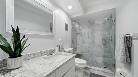 199 Whispering Sands Drive Sarasota FL 34242