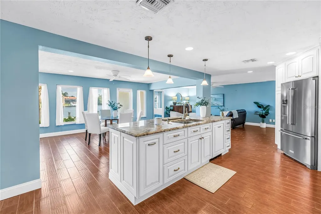 1964 Massachusetts Avenue NE St Petersburg FL 33703
