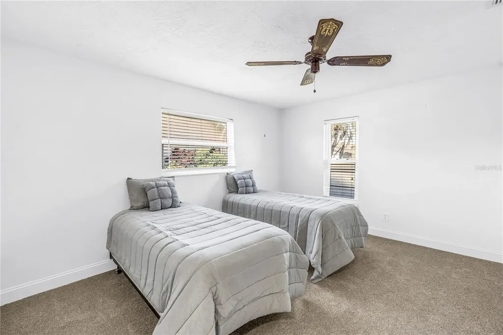 1964 Massachusetts Avenue NE St Petersburg FL 33703