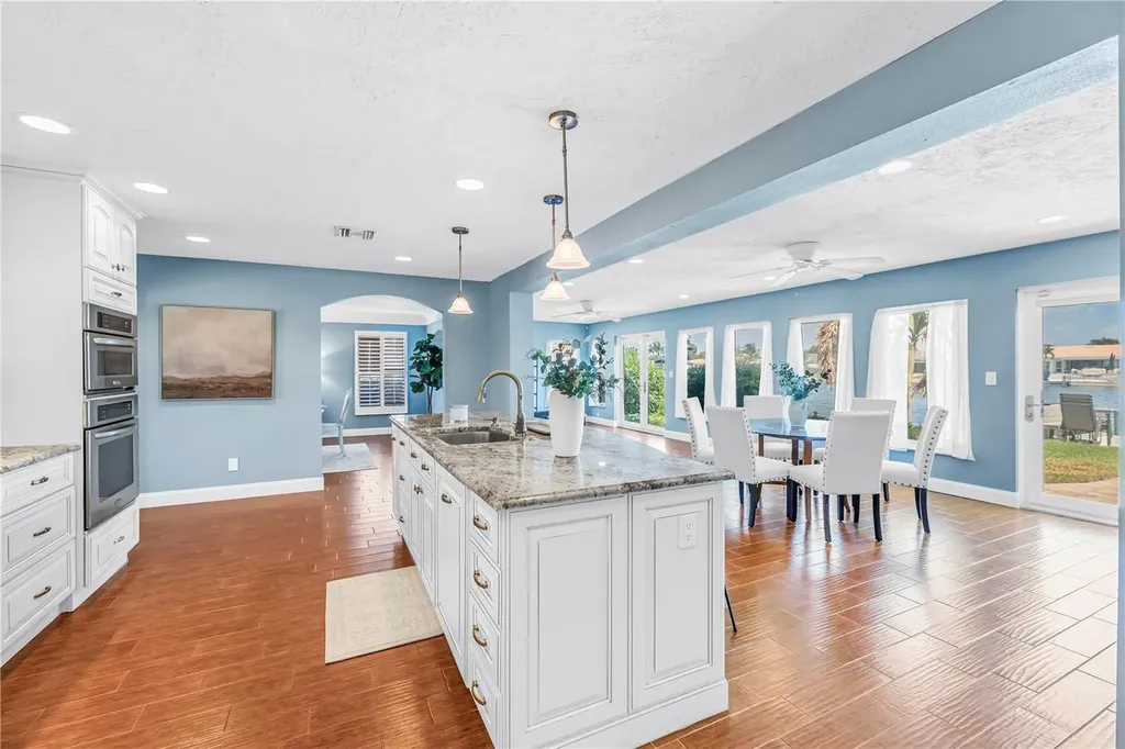 1964 Massachusetts Avenue NE St Petersburg FL 33703