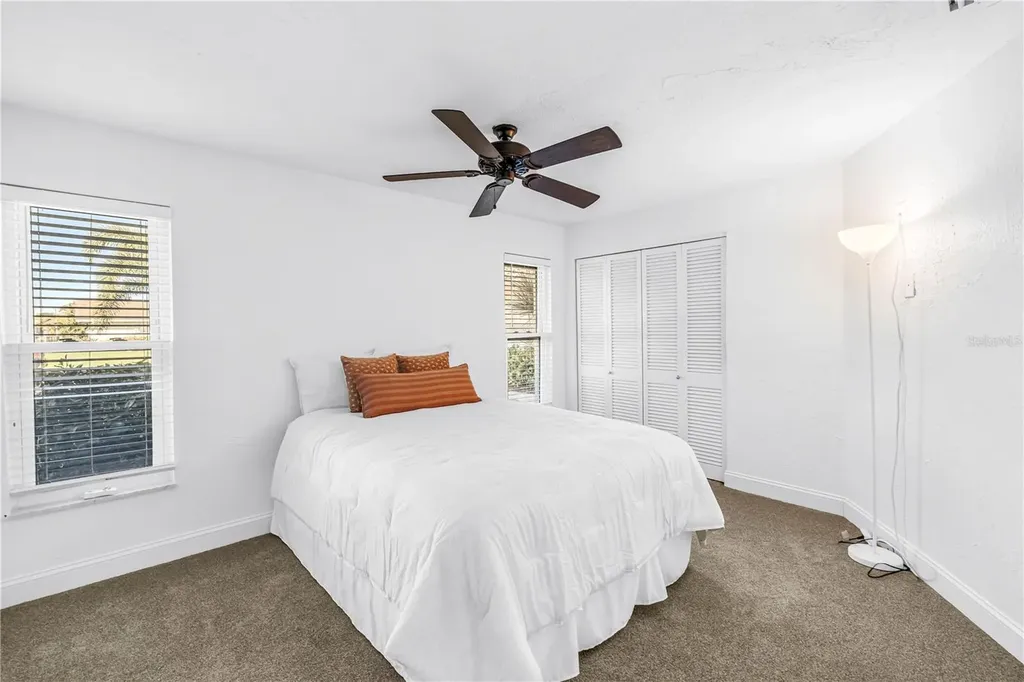 1964 Massachusetts Avenue NE St Petersburg FL 33703