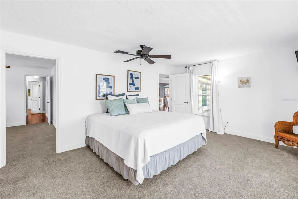 1964 Massachusetts Avenue NE St Petersburg FL 33703