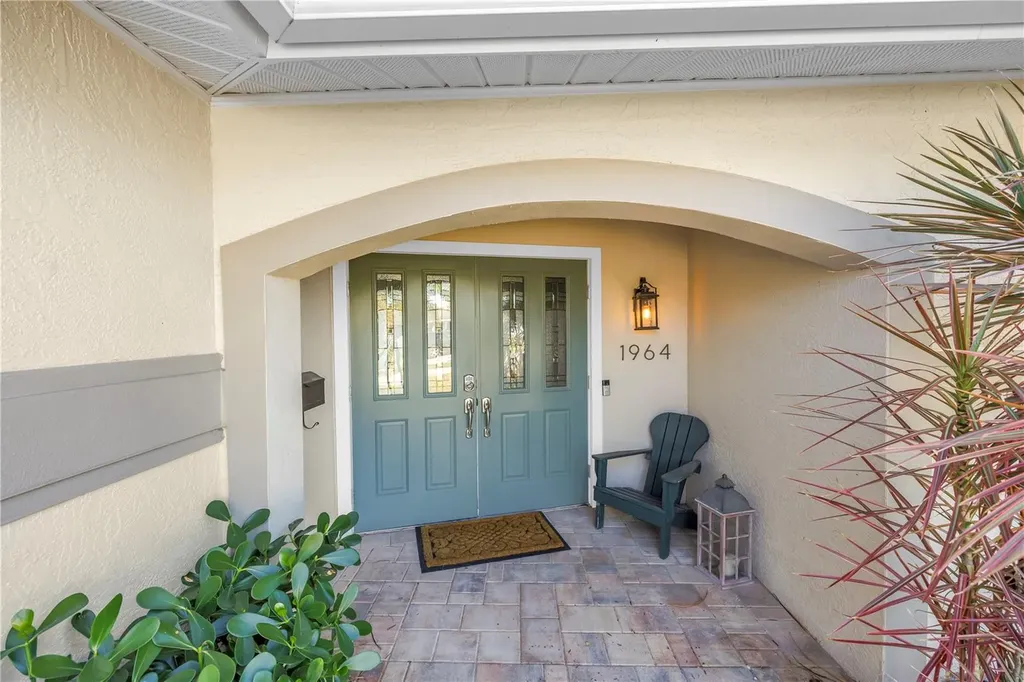 1964 Massachusetts Avenue NE St Petersburg FL 33703