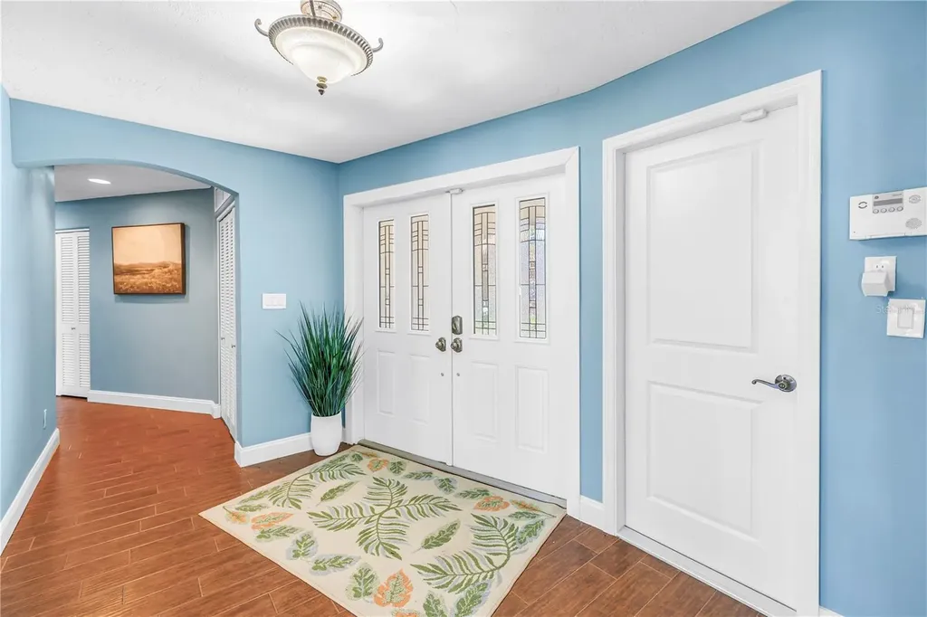 1964 Massachusetts Avenue NE St Petersburg FL 33703