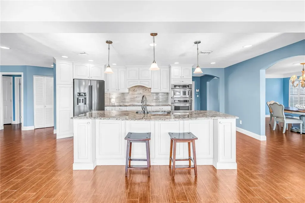 1964 Massachusetts Avenue NE St Petersburg FL 33703