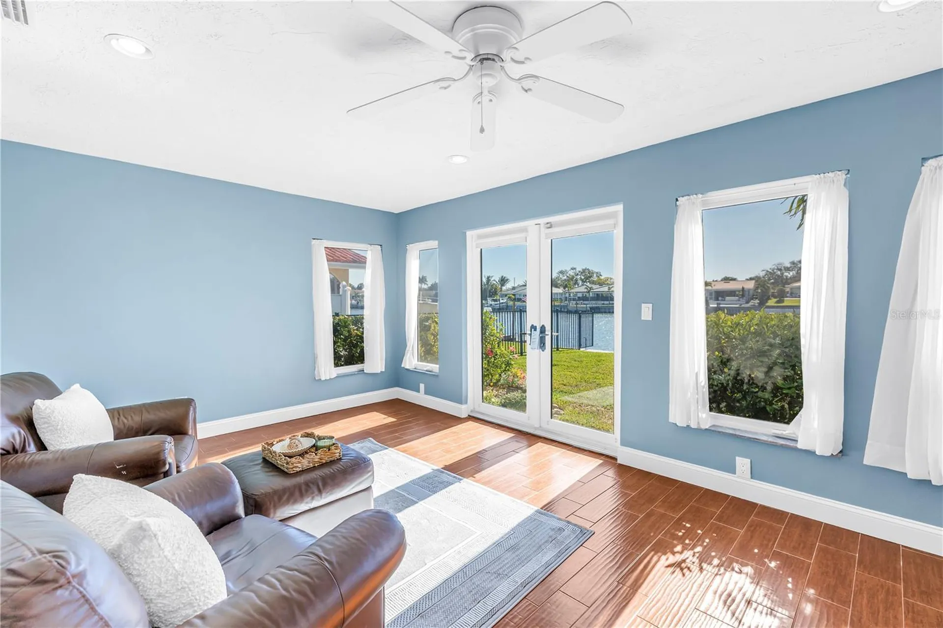 1964 Massachusetts Avenue NE St Petersburg FL 33703