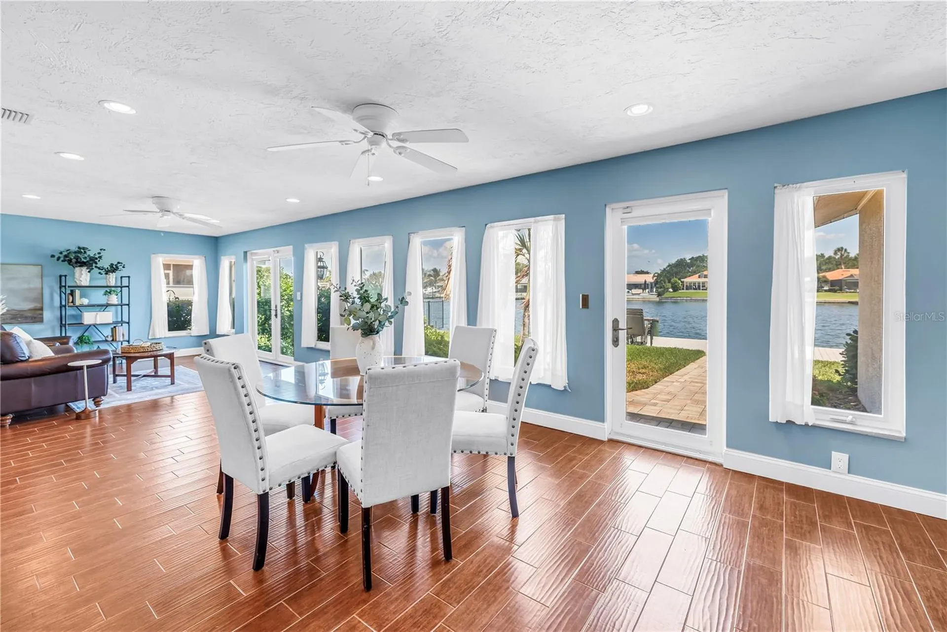 1964 Massachusetts Avenue NE St Petersburg FL 33703