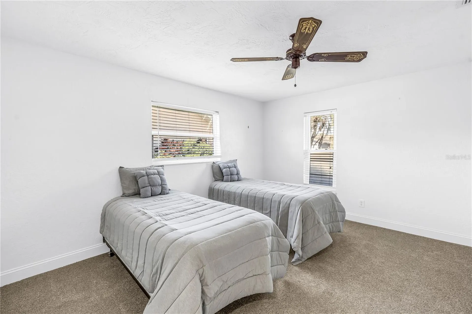 1964 Massachusetts Avenue NE St Petersburg FL 33703