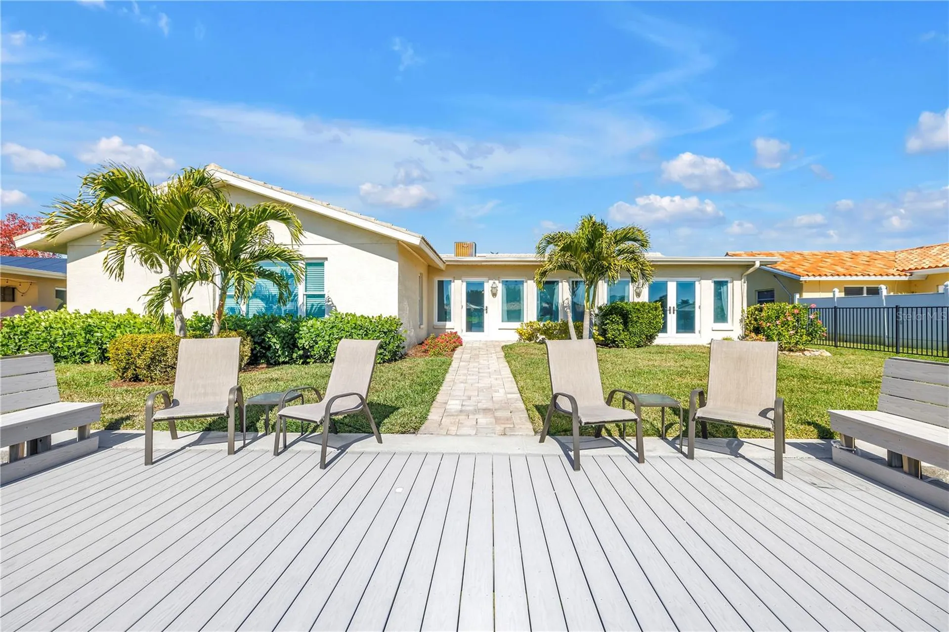 1964 Massachusetts Avenue NE St Petersburg FL 33703