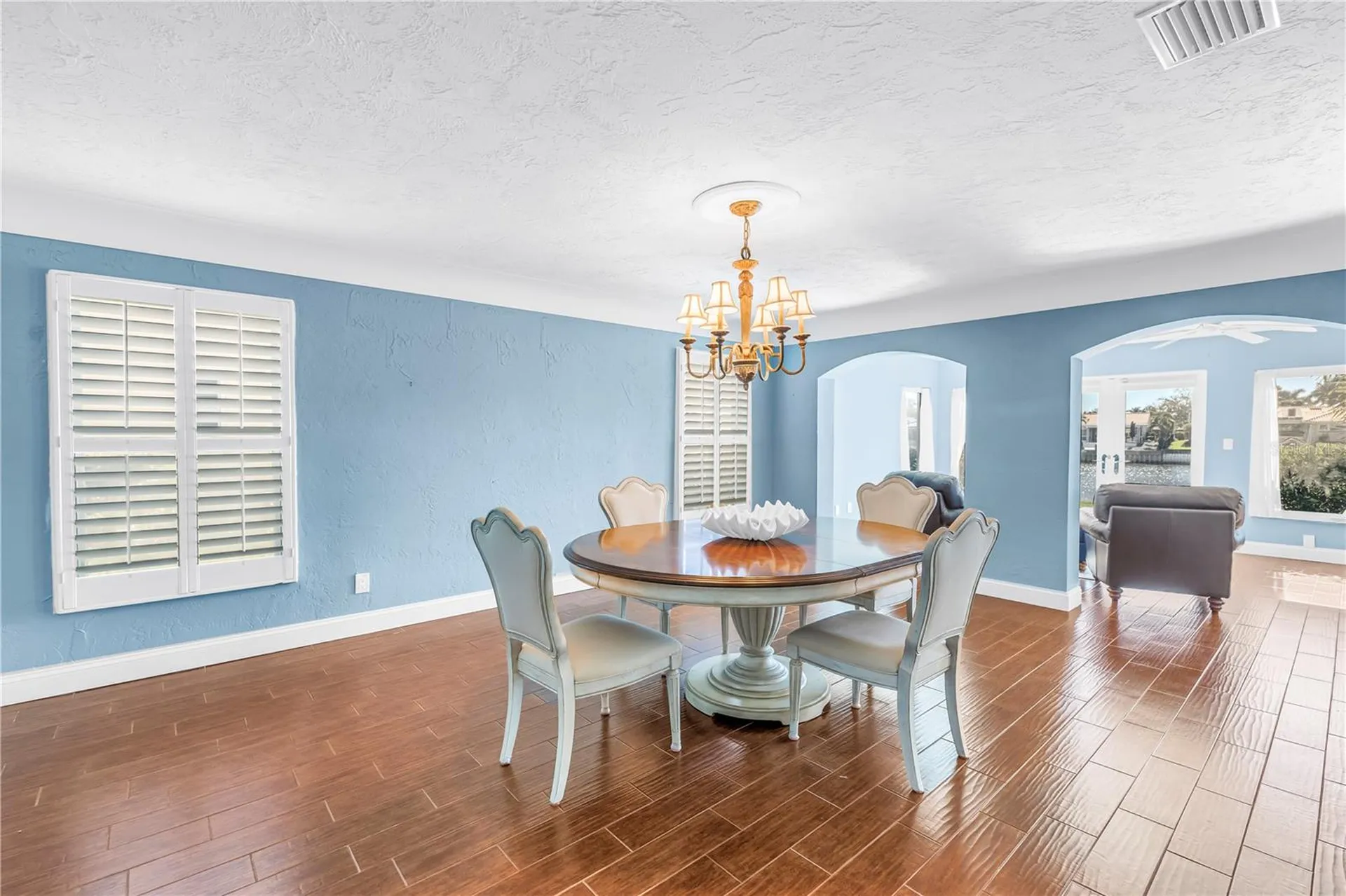1964 Massachusetts Avenue NE St Petersburg FL 33703