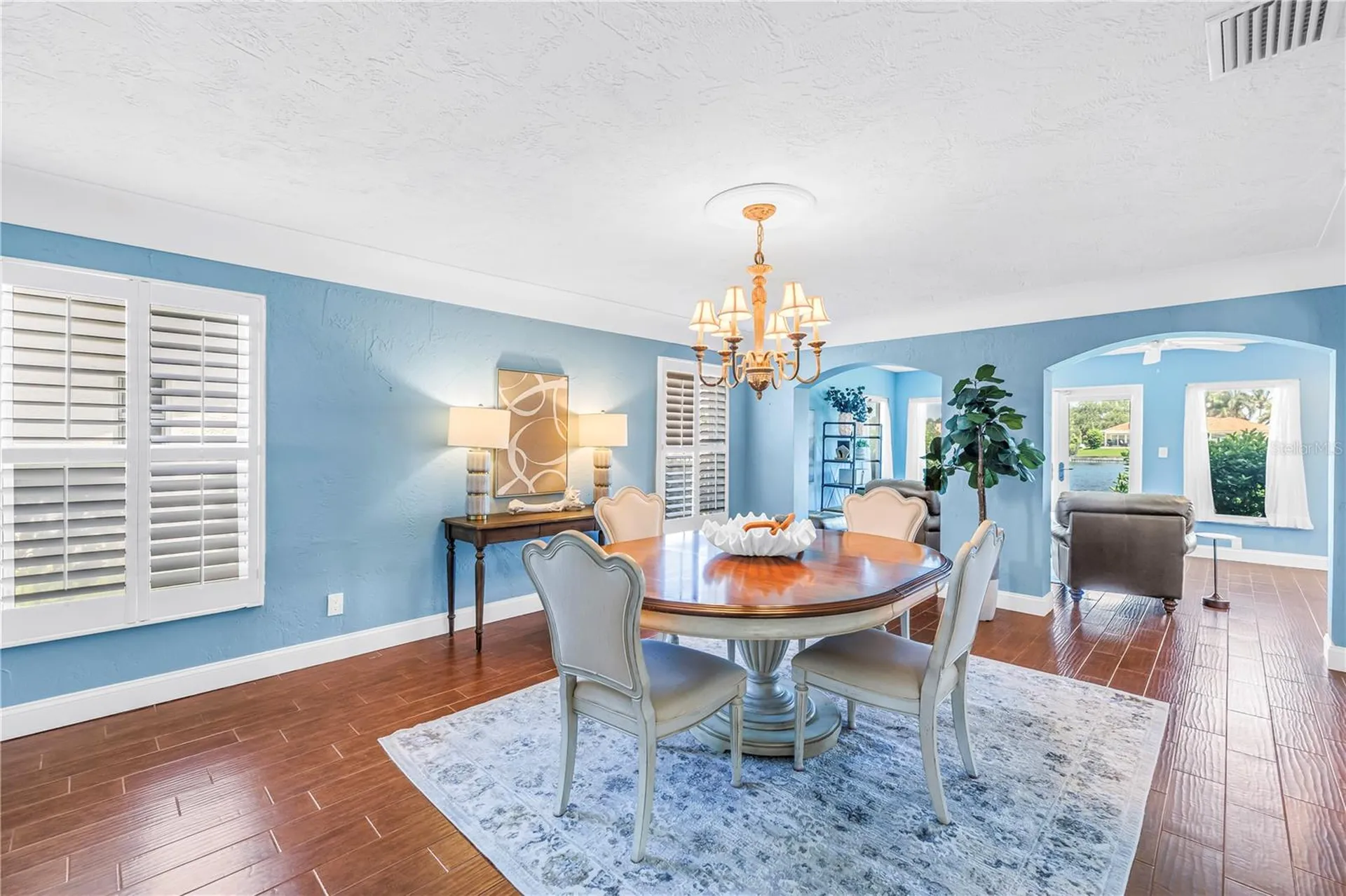 1964 Massachusetts Avenue NE St Petersburg FL 33703