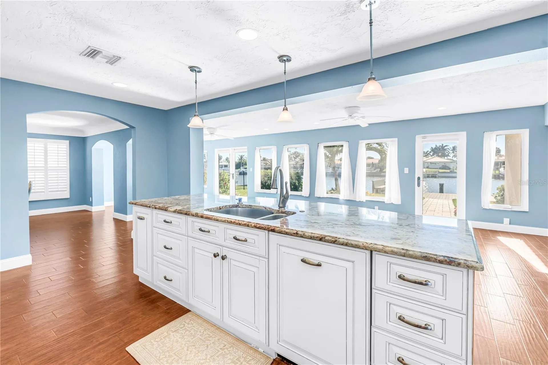 1964 Massachusetts Avenue NE St Petersburg FL 33703