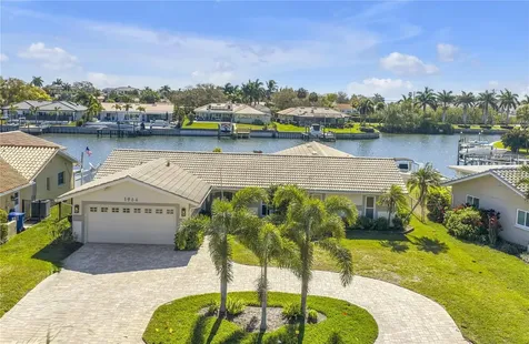 1964 Massachusetts Avenue NE St Petersburg FL 33703