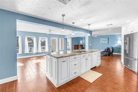 1964 Massachusetts Avenue NE St Petersburg FL 33703