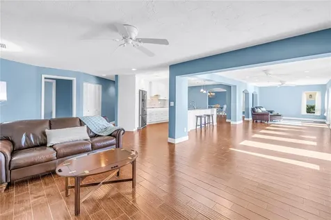 1964 Massachusetts Avenue NE St Petersburg FL 33703