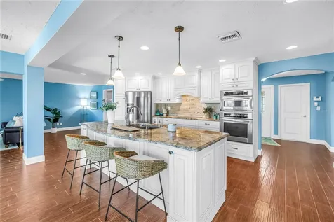 1964 Massachusetts Avenue NE St Petersburg FL 33703