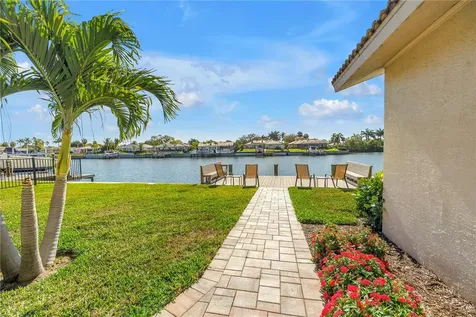 1964 Massachusetts Avenue NE St Petersburg FL 33703