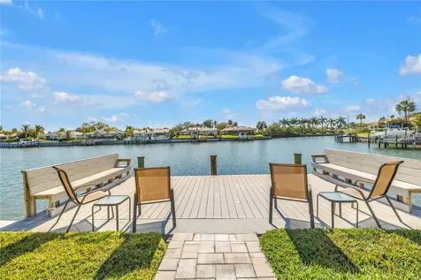 1964 Massachusetts Avenue NE St Petersburg FL 33703