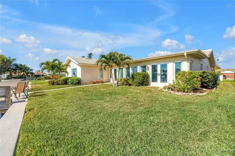 1964 Massachusetts Avenue NE St Petersburg FL 33703