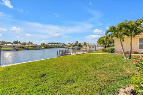 1964 Massachusetts Avenue NE St Petersburg FL 33703